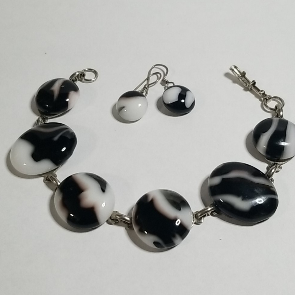 Glass Bracelet and earrings lot